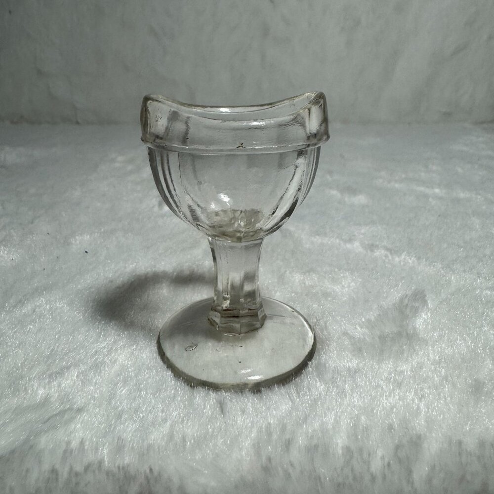 Vintage Clear Pressed Glass EyeWash Cup Eyebath 8 Panel Embedded 6 on the Bottom
